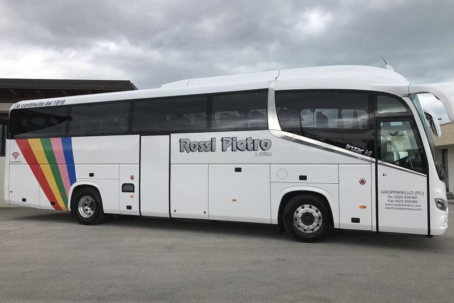 IRIZAR i6 - 51 + 1 posti